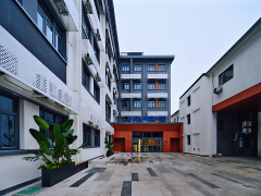 记者张摄“以前干的大多是保守房建和铁